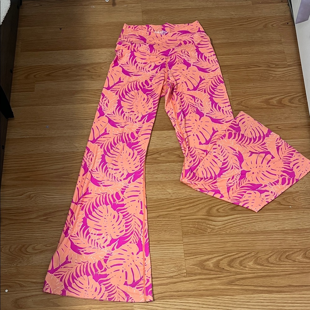 Salt Life Bonanza Performance Flared Leggings – Barely Worn – Size XL